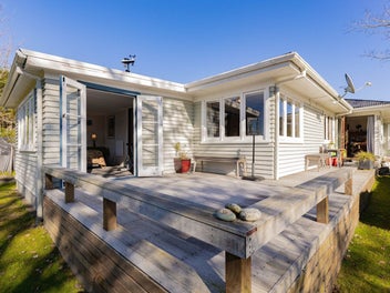 Family Home with Stunning Rural Views on Ward St!