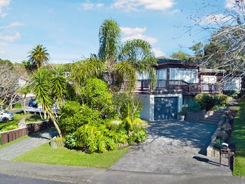 Family Paradise with Space to Grow in Glendene!