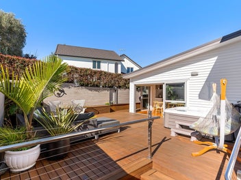 Spacious, modern family home: Perfect sanctuary