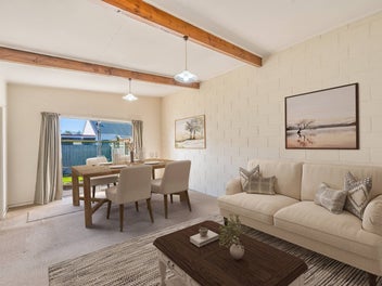 Sunny and private hideaway