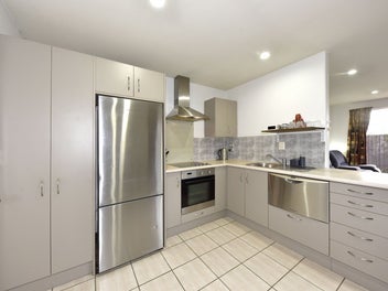 Quiet, private, sunny & low maintenance