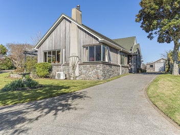 Stunning Family Home in Prime Location