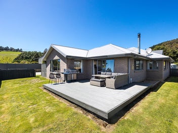 This Home is Selling!!