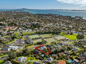 Elegant Charm - Walk to Howick Village & the beach
