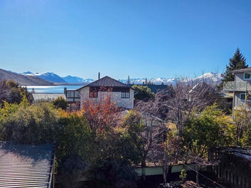 Spacious with Character & Comfort: Lake Tekapo