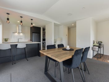 Contemporary Comfort in the Heart of Berryfields