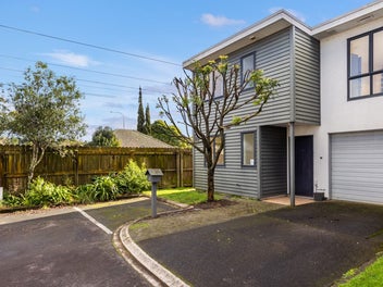 Easy Living, Great Location