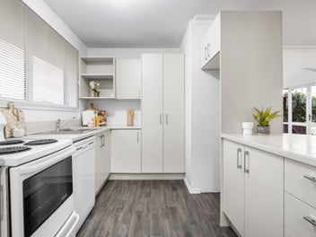 STEP ONTO THE PROPERTY LADDER IN STYLE!