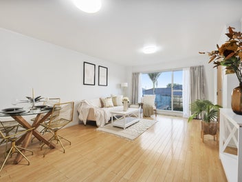 Sun-Kissed Starter in Prime New Lynn Location!