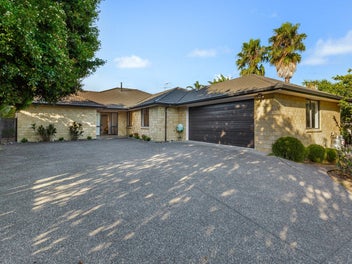 Exclusive waterfront retreat awaits!