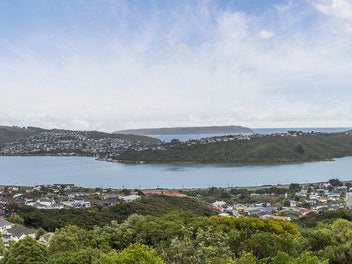 ROOM FOR EVERYONE – VIEWS FOR DAYS