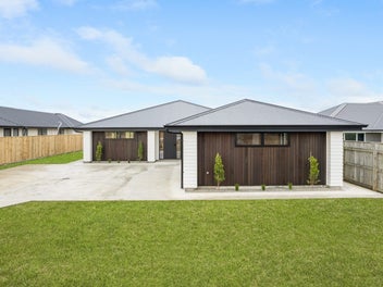 WHAT A BARGAIN - Over $150,000 under RV!