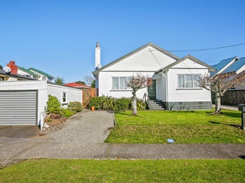 EASY LIVING NEAR WESTOWN