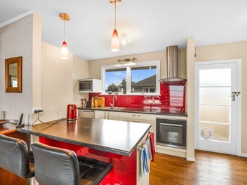 Solid Starter or Investment in a Growing Suburb!