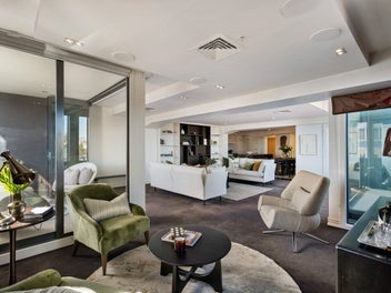 History meets lifestyle - Iconic Heards building