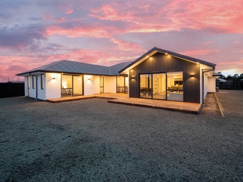 Brand New Spacious Modern Home