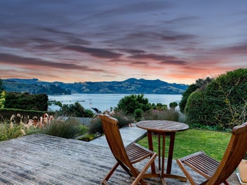Spectacular harbour outlook, lifestyle oasis