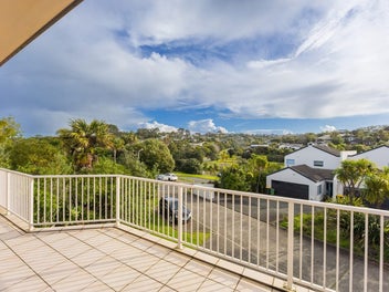 Modernised Family Living in a Top Location