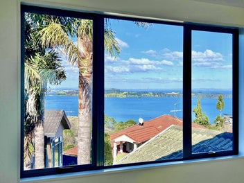 Stylish, Spacious & Sun-Soaked with Stunning S...