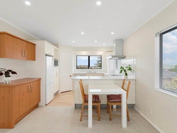 FREESTANDING, SPACIOUS AND CENTRAL