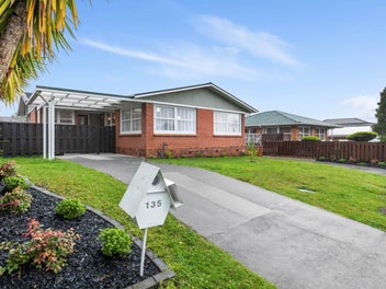 Modern Comfort, Massive Backyard and Future Po...