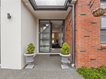 Supreme Townhouse – Cambridge Park