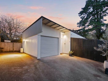 MODERN COASTAL COMFORT!