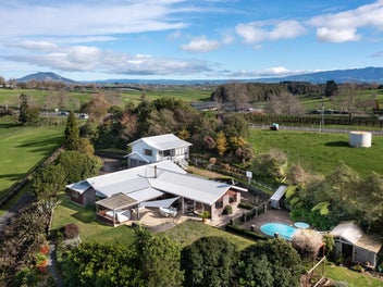 4-hectare Hideaway with Rental Options