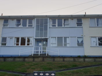 Image 1 of 7
