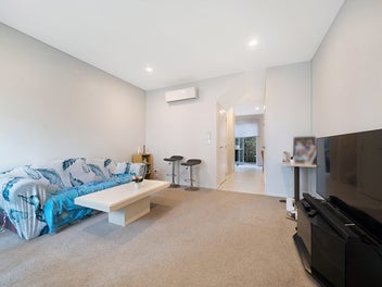 Charming Townhouse in the Heart of New Lynn!