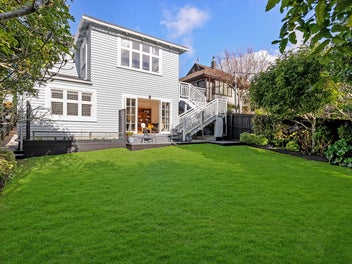 Executive Living - Space, Style, Superb Location