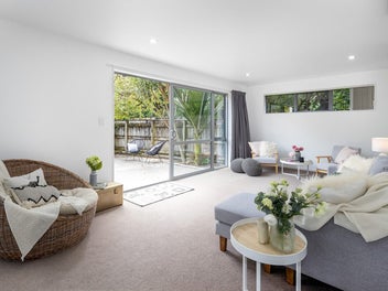 Modern Comfort in the Heart of Ngaio!