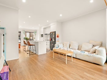 Stylish 3-Bedroom Home in Hobsonville Point