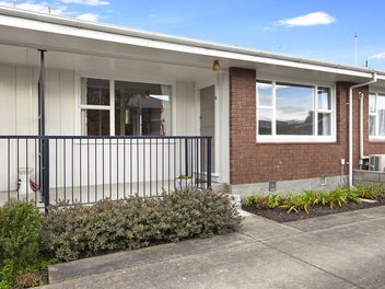 Easy-Care Living with Lock-Up Garage