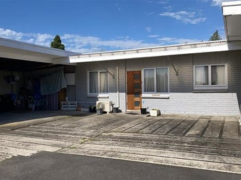 Image 1 of 7