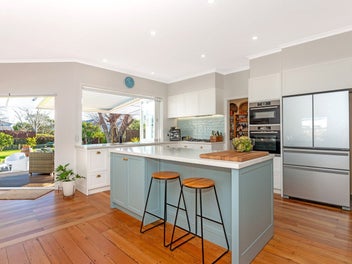 Renovated, elevated, entertainer approved