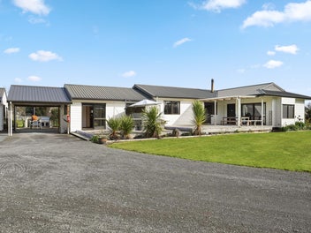 Lifestyle Retreat - Sheds, Privacy And Versatility