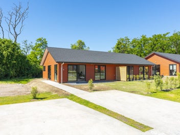 Calling all investors,holiday makers &...