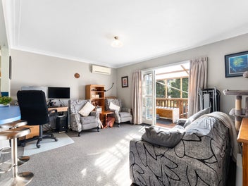 Prime Birkenhead Opportunity and Commuter's Dream!