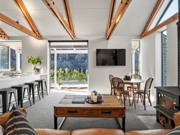 A Cottage Made to Share