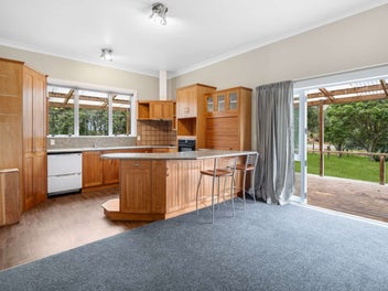 Fantastic Lifestyle Block with Income Potential