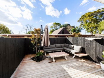 Modern with Sunny Outdoor Living – Must Sell!