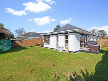 Great Starter - Excellent Location!