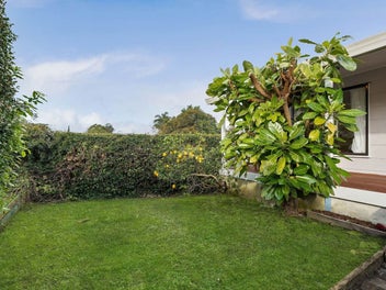 Charming Family Retreat & Unbeatable Central L...