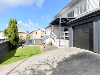 Corner-Site with Income Potential!