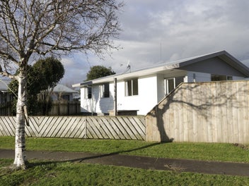 Image 1 of 7