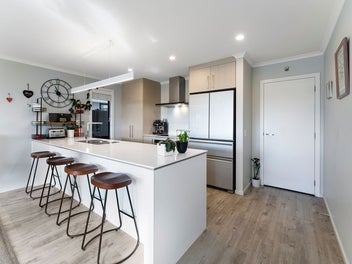 Owners say "bring all offers - must sell"