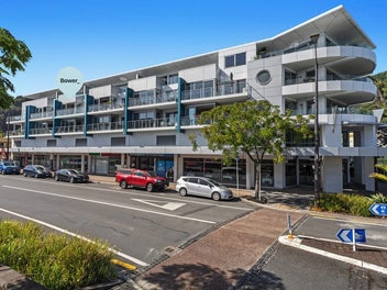 Stunning Sun-filled Downtown Apartment