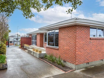 Sunny Home with Self Contained Unit
