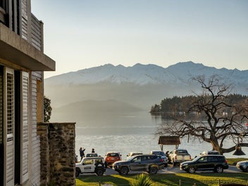 Central Living, Lakeside Location